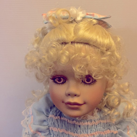 Hamilton Collection doll - Picture 1 of 5